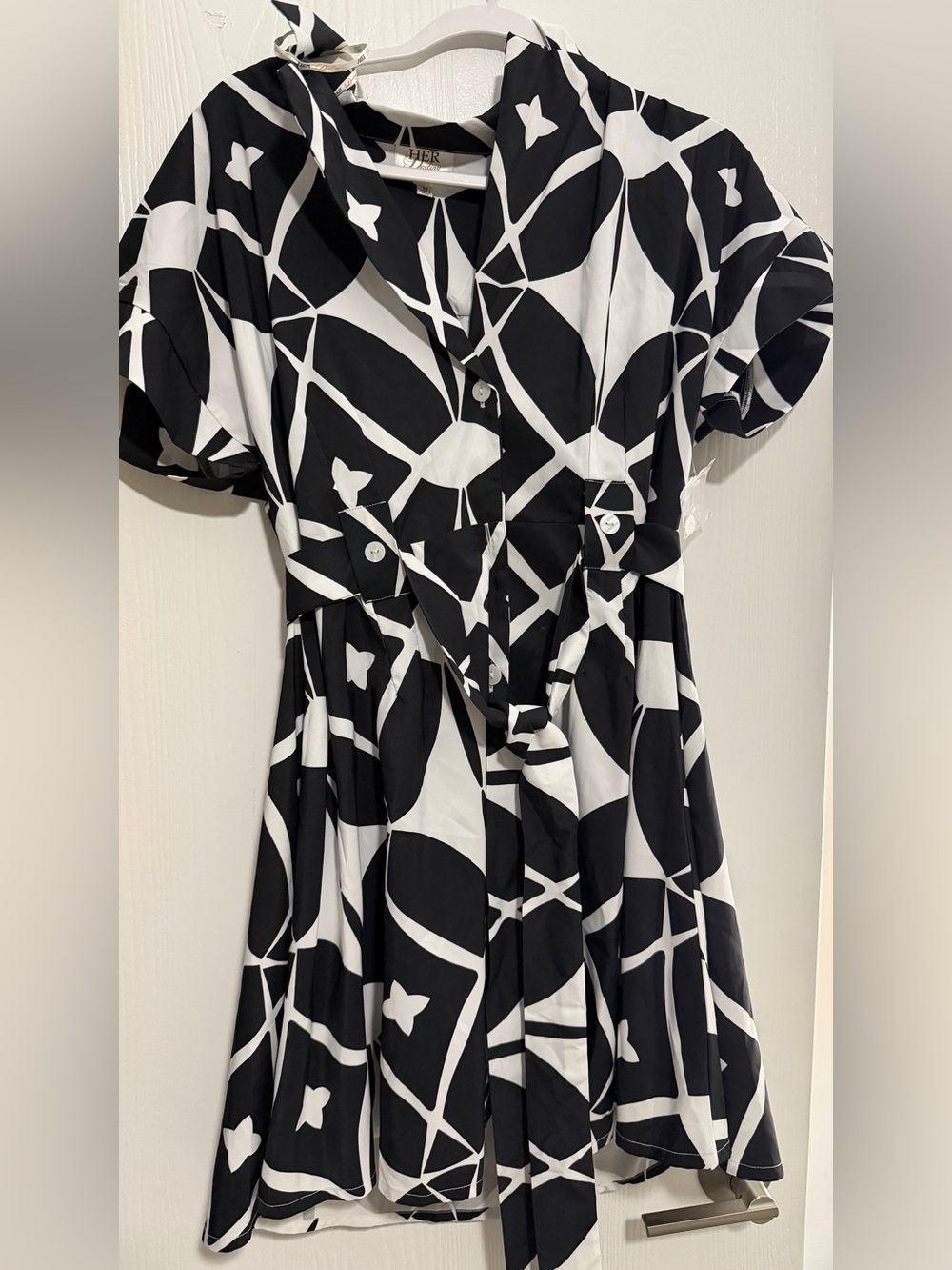 Black & White Graphic Tie-Waist Midi Dress